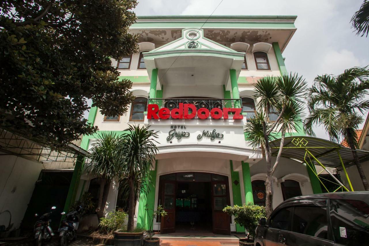 Reddoorz @ Genteng Surabaya 2 Ngoại thất bức ảnh